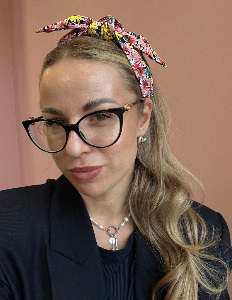 Stīpiņa ar banti Flowers